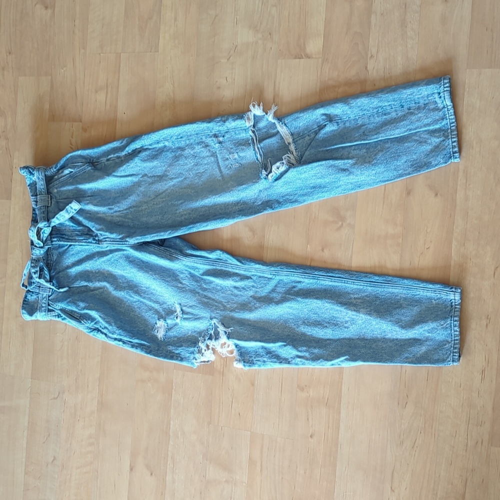 Size 6 Regular Paper Bag Jeans American Eagle